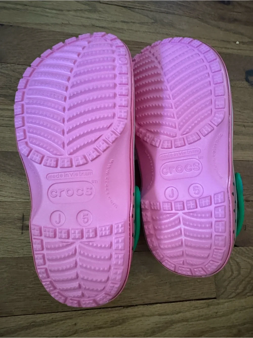 Crocs JOLLY RANCHER Kids’ Classic Clogs  J5